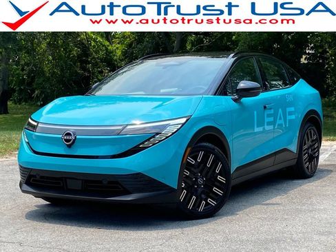 Used 2026 Nissan Leaf Platinum+ w/ Floor Mat Package (Platinum+) FWD image 1