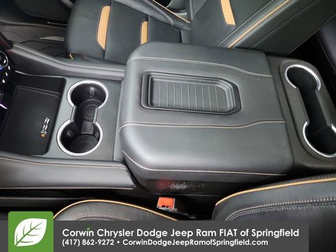 Used 2024 GMC Yukon XL AT4 w/ AT4 Premium Package image 29