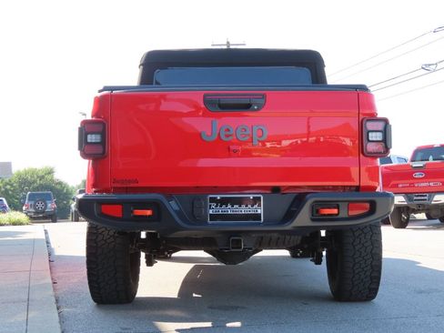 Used 2023 Jeep Gladiator Mojave w/ LED Lighting Group AWD/4WD image 12