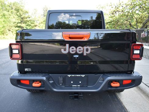 Used 2020 Jeep Gladiator Mojave AWD/4WD image 6