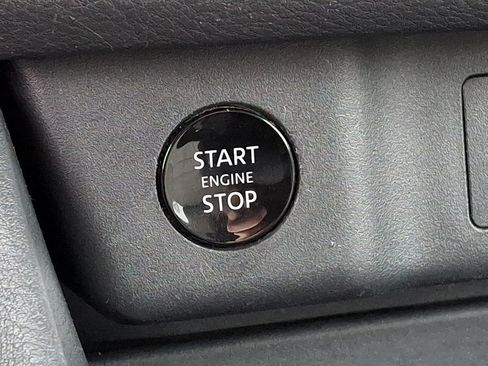 Used 2025 Nissan Rogue SV FWD image 23