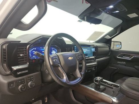 Used 2023 Chevrolet Silverado 1500 High Country w/ High Country Premium Package AWD/4WD image 12