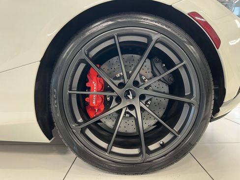 Used 2024 McLaren 750S Spider image 37