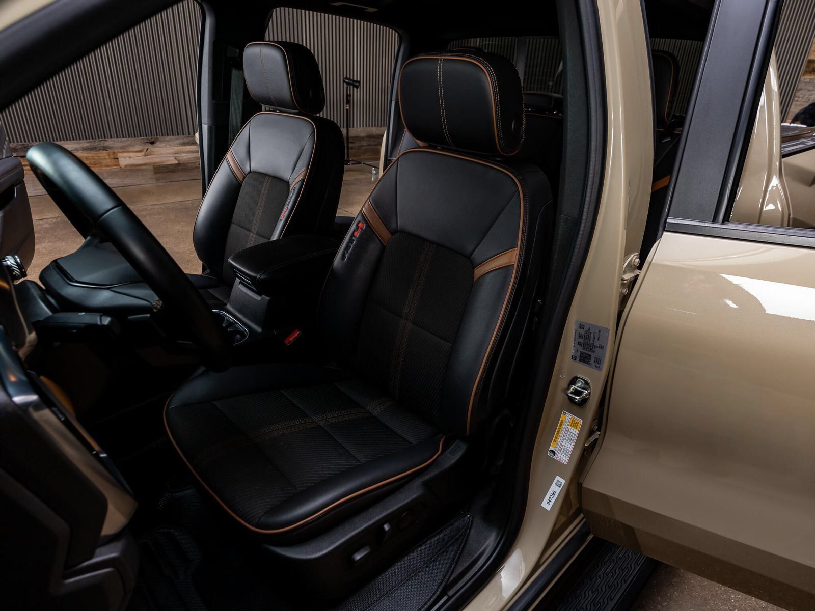 Used 2023 GMC Canyon AT4 w/ Technology Package AWD/4WD image 27