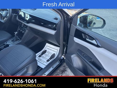 Used 2024 Volkswagen Taos SE image 33