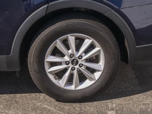 Used 2020 Kia Sorento LX FWD image 6