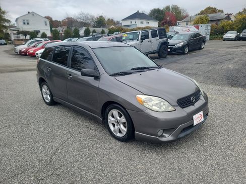 Used 2006 Toyota Matrix XR image 9