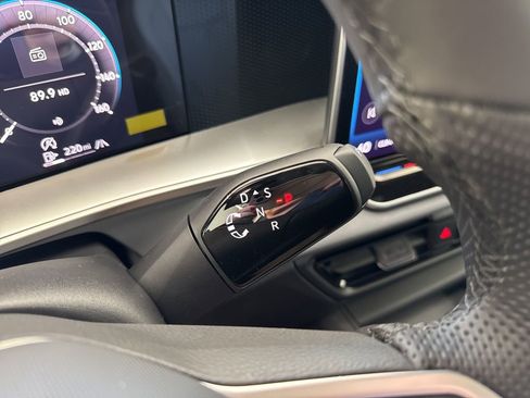 New 2026 Volkswagen Tiguan SE R-Line AWD/4WD image 11