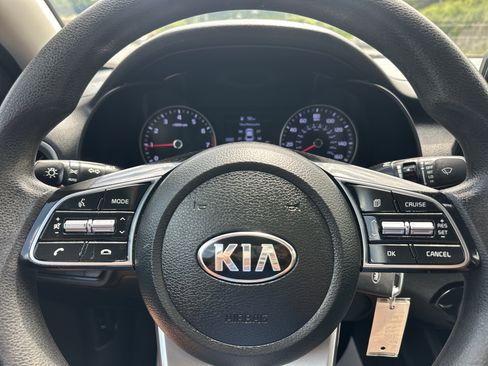 Used 2019 Kia Forte LXS FWD image 12