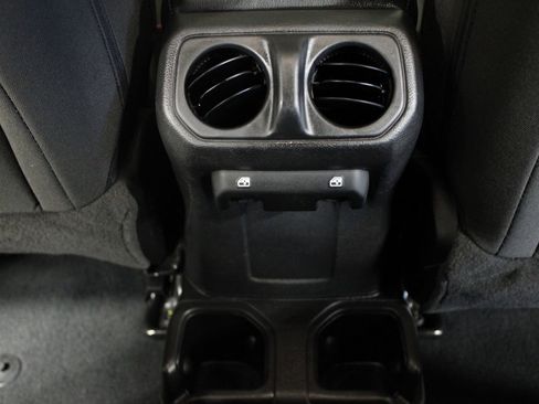 Used 2022 Jeep Wrangler Unlimited Sport image 40