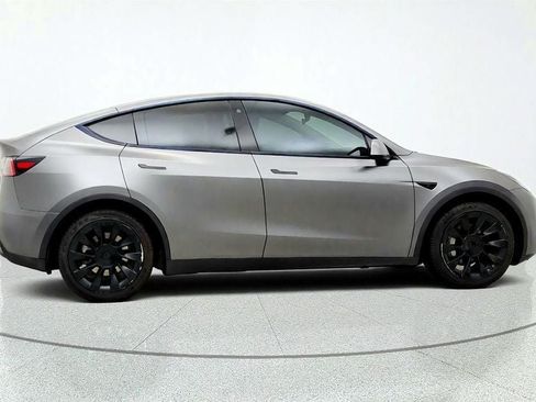 Used 2022 Tesla Model Y Long Range AWD/4WD image 4
