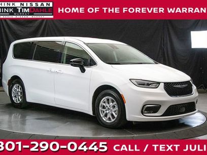 Used 2024 Chrysler Pacifica Touring-L