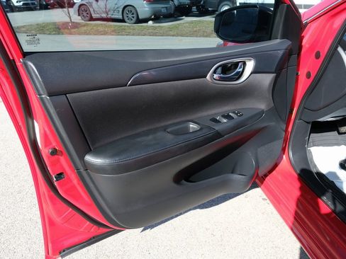 Used 2016 Nissan Sentra SR image 15