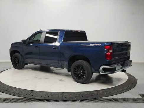 Used 2022 Chevrolet Silverado 1500 LT AWD/4WD image 5