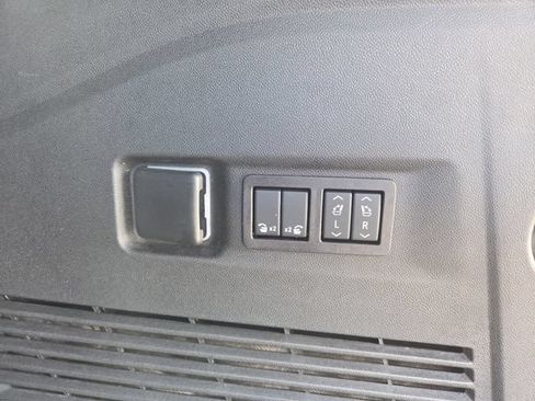 Used 2026 GMC Yukon XL AT4 Ultimate w/ LPO, Floor Liner Package AWD/4WD image 20