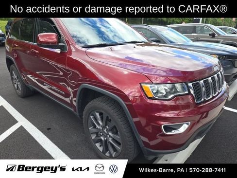 Used 2021 Jeep Grand Cherokee Laredo X AWD/4WD image 2