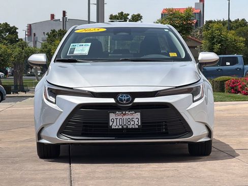 Used 2025 Toyota Corolla LE w/ Convenience Package FWD image 10