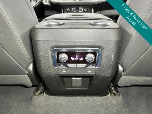 Used 2022 Chevrolet Suburban Z71 w/ Z71 Off-Road Package AWD/4WD image 23
