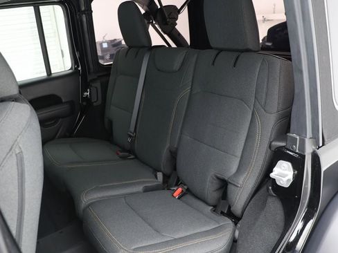 Used 2024 Jeep Wrangler Willys image 13