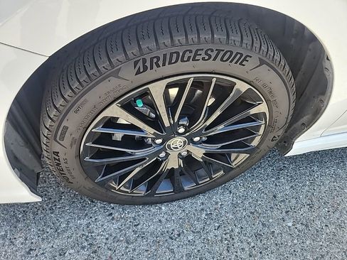 Used 2020 Toyota Camry SE w/ Carpet Mat Package FWD image 9