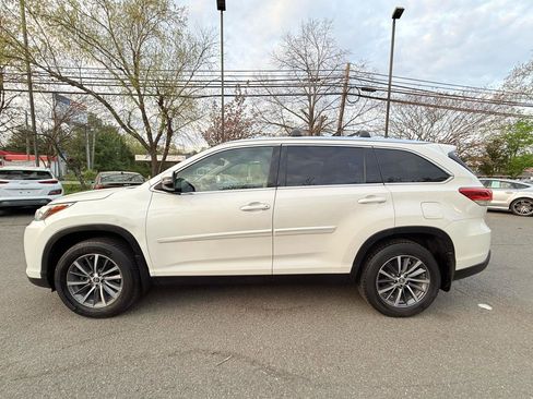 Used 2019 Toyota Highlander XLE image 4