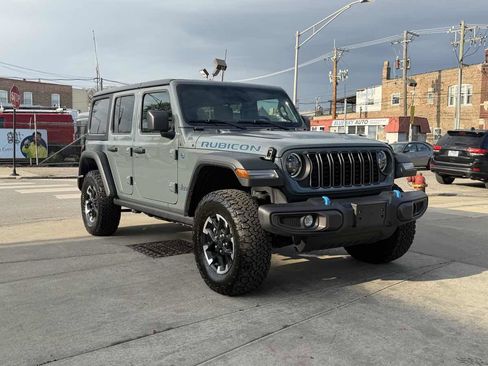 Used 2025 Jeep Wrangler Unlimited Rubicon 4xe AWD/4WD image 3