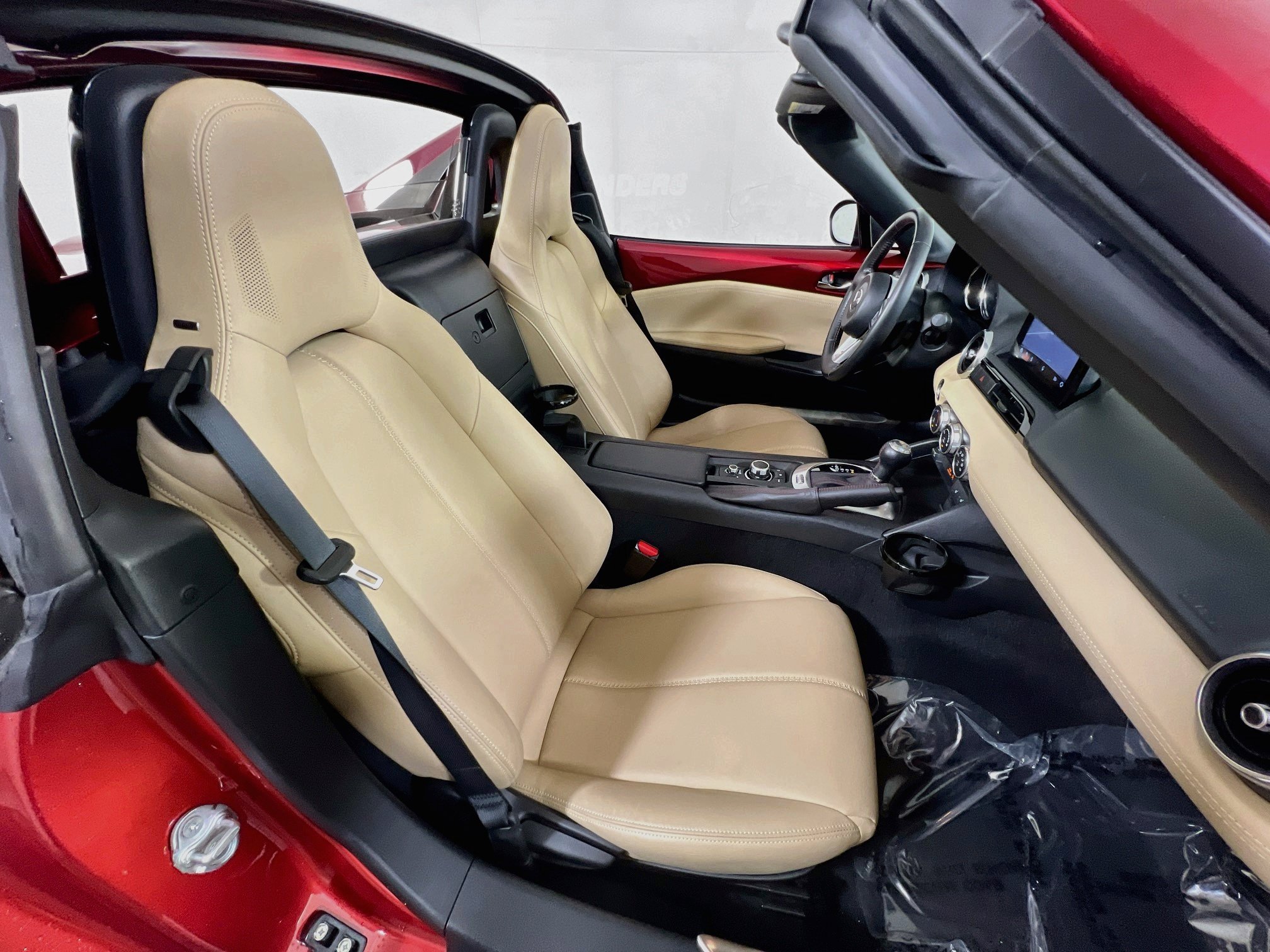Used 2019 MAZDA MX-5 Miata RF Grand Touring RWD image 25