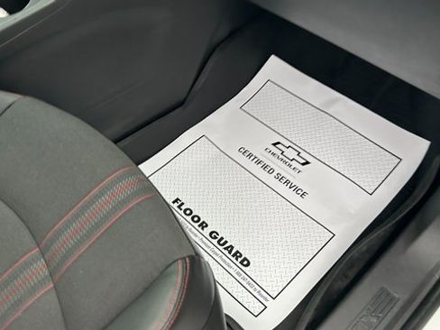 Certified 2022 Chevrolet Equinox RS w/ LPO, Floor Liner Package image 44