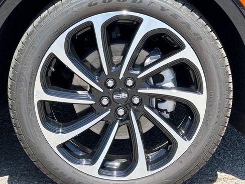 Certified 2024 Lincoln Nautilus Black Label AWD/4WD image 27