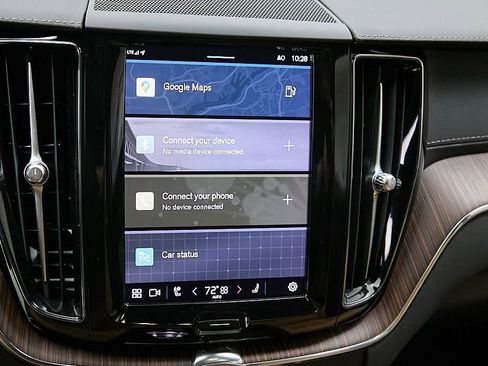 Certified 2023 Volvo XC60 B5 Ultimate w/ Climate Package image 19