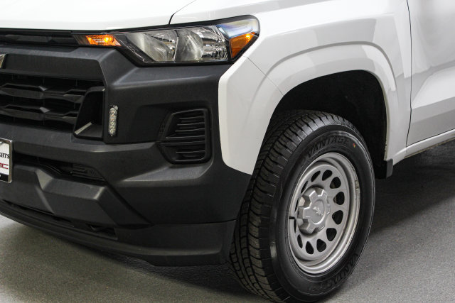 Used 2023 Chevrolet Colorado W/T w/ WT Convenience Package AWD/4WD image 5