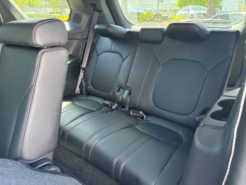 Used 2025 Honda Pilot Black Edition image 10