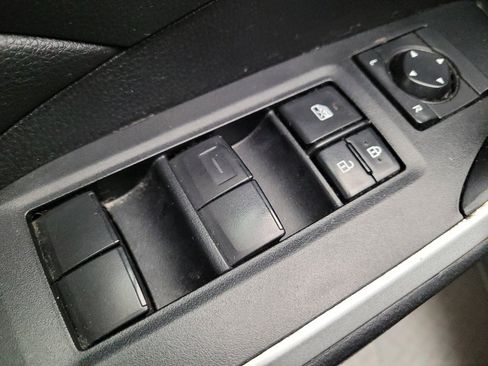 Used 2021 Toyota RAV4 LE FWD image 27