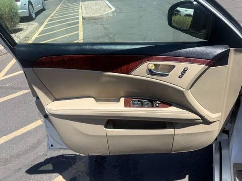 Used 2012 Toyota Avalon Limited FWD image 9