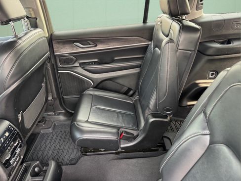 Used 2021 Jeep Grand Cherokee L Limited AWD/4WD image 8
