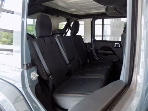 Certified 2025 Jeep Wrangler Unlimited Sahara w/ Safety Group AWD/4WD image 27