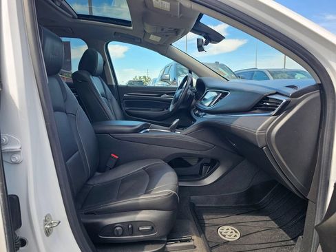 Used 2019 Buick Enclave Avenir w/ Avenir Technology Package AWD/4WD image 10
