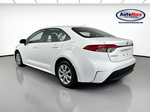 Used 2025 Toyota Corolla LE image 5