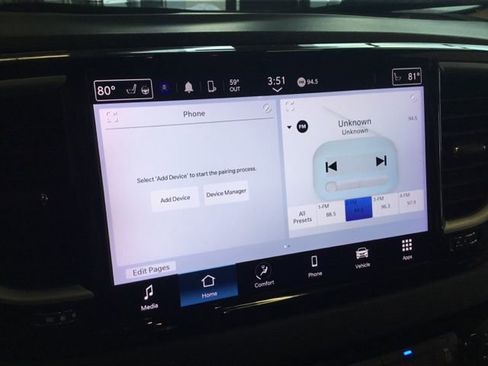 Certified 2024 Chrysler Pacifica Touring-L image 19