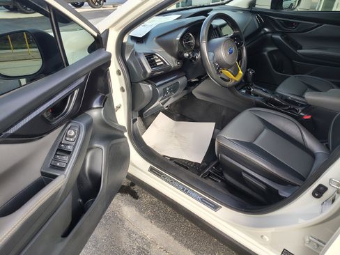 Used 2021 Subaru Crosstrek 2.5i Sport w/ Moonroof Package image 18
