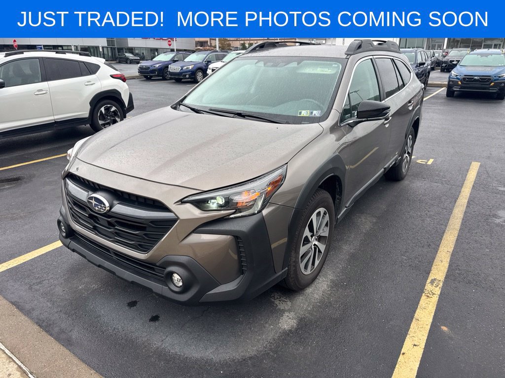 Used 2024 Subaru Outback Premium AWD/4WD image 1