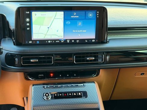 Used 2025 Lincoln Aviator Black Label w/ Jet Appearance Package AWD/4WD image 33