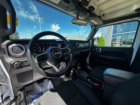 Used 2019 Jeep Wrangler Unlimited Sahara AWD/4WD image 10