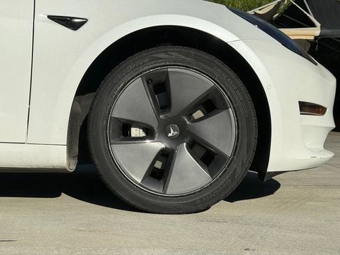 Used 2021 Tesla Model 3 Standard Range Plus RWD image 8
