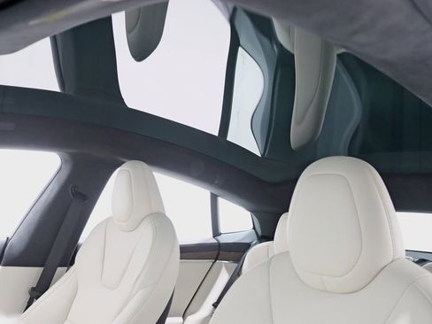 Used 2022 Tesla Model S image 32