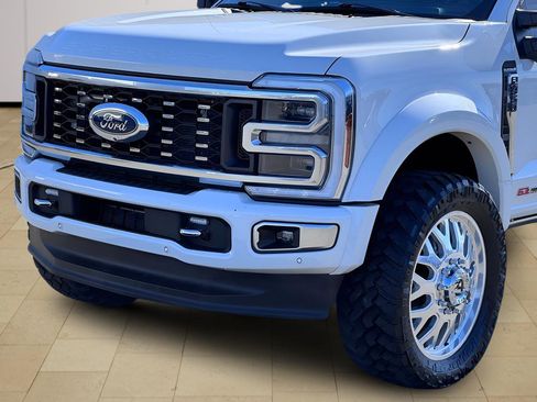 Used 2024 Ford F450 Platinum w/ FX4 Off-Road Package image 44