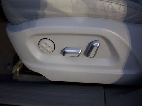 Used 2017 Audi Q5 2.0T Premium Plus w/ Technology Package image 13