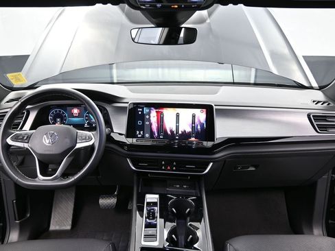 Used 2024 Volkswagen Atlas Cross Sport SE image 24