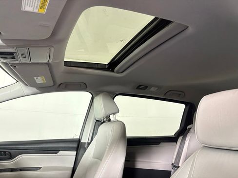 Used 2018 Honda Odyssey EX-L image 16
