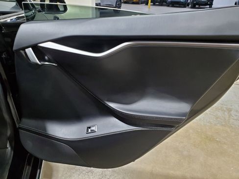 Used 2018 Tesla Model S 75D AWD/4WD image 24